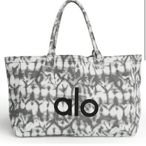 Alo Yoga Shopper Tote Grey Tie Dye 100% cotton